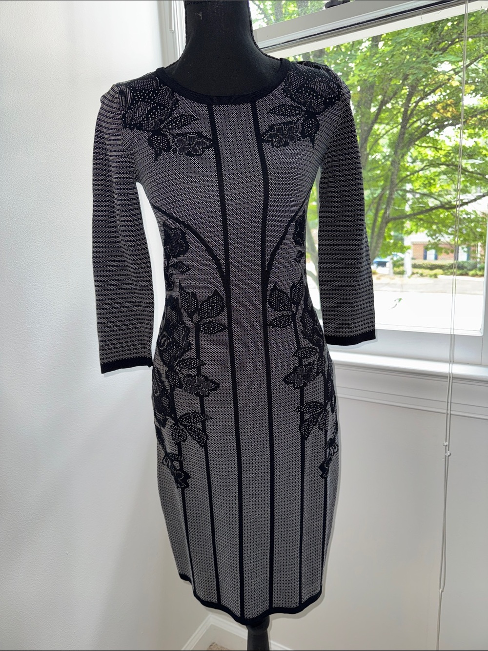Elegant Black and Gray Floral Knit Dress - Picture 1 of 10